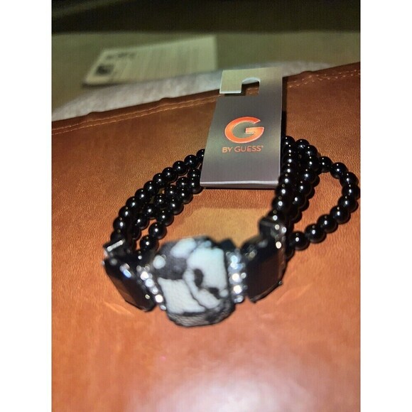 NWT! Beautiful G by Guess White Rhinestone Black Beaded Stretch Bracelet - Picture 4 of 4